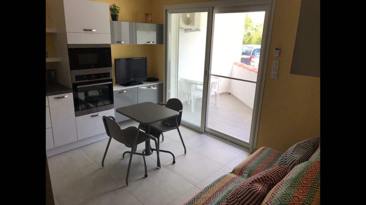 Appartement En Bord De Mer Saintes-Maries-de-la-Mer Exterior photo